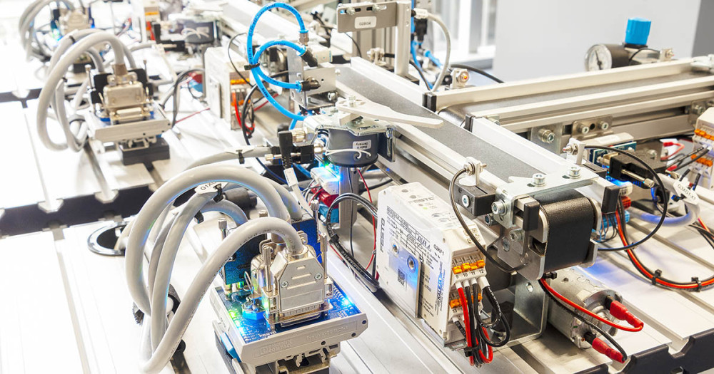 Je ziet een apparaat uit de Smart Industry.